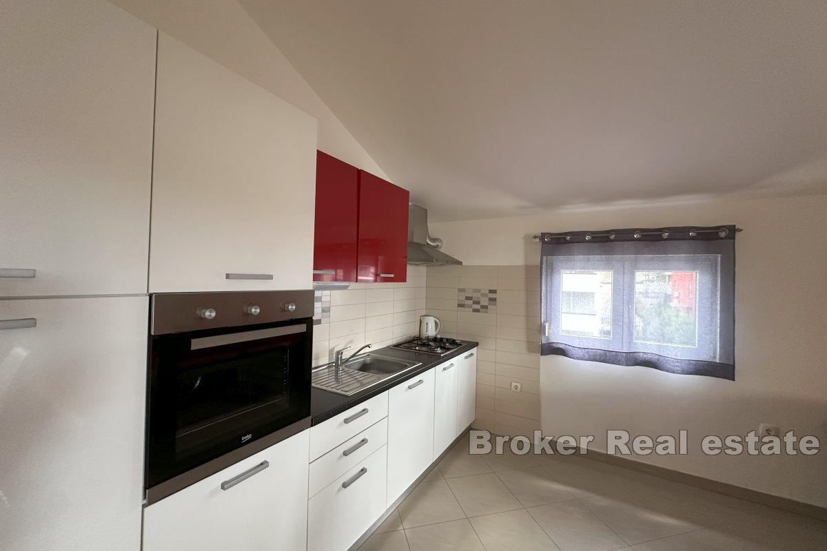 Apartament trzypokojowy z balkonem i widokiem na morze