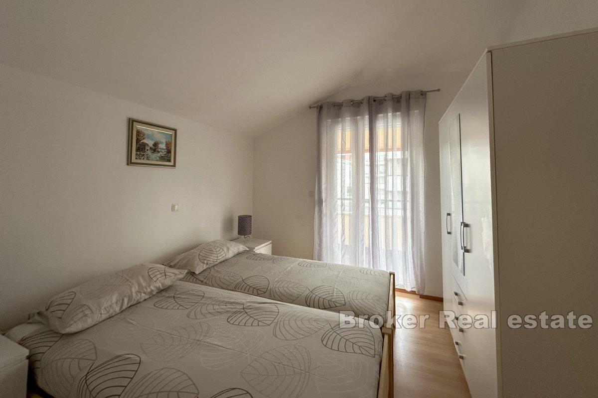 Apartament trzypokojowy z balkonem i widokiem na morze
