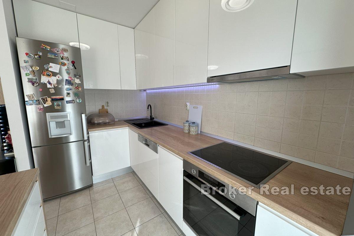 Двухкомнатная комфортабельная квартира в престижном месте