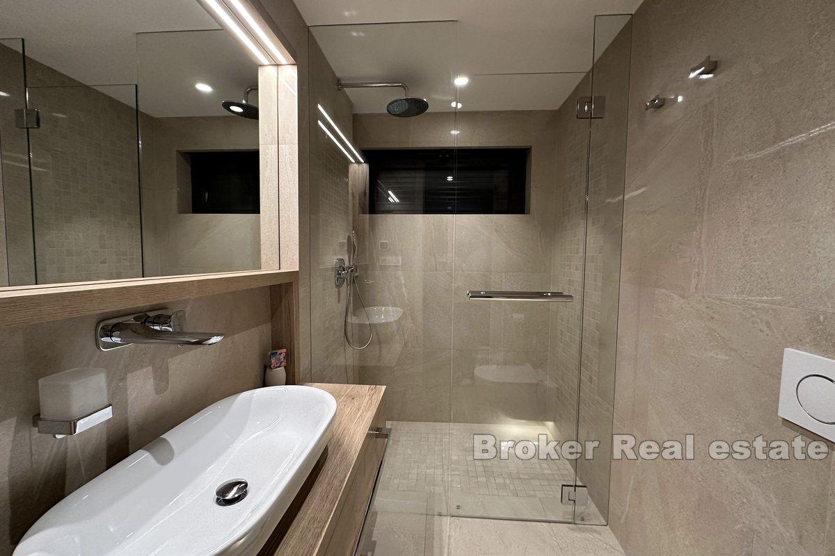 Atrakcyjny apartament z widokiem na morze