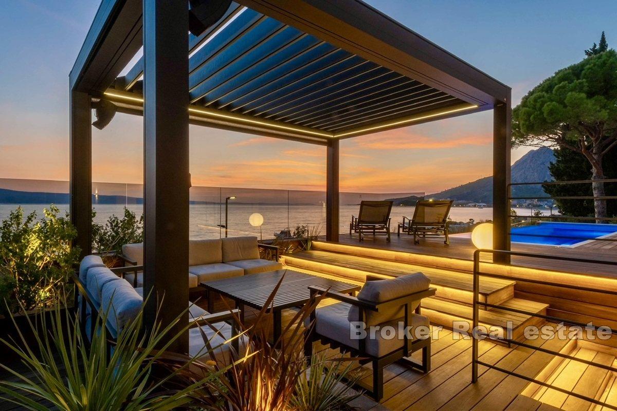 001-2049-20-omis-luxury-apartment-in-first-row-to-the-sea-for-sale