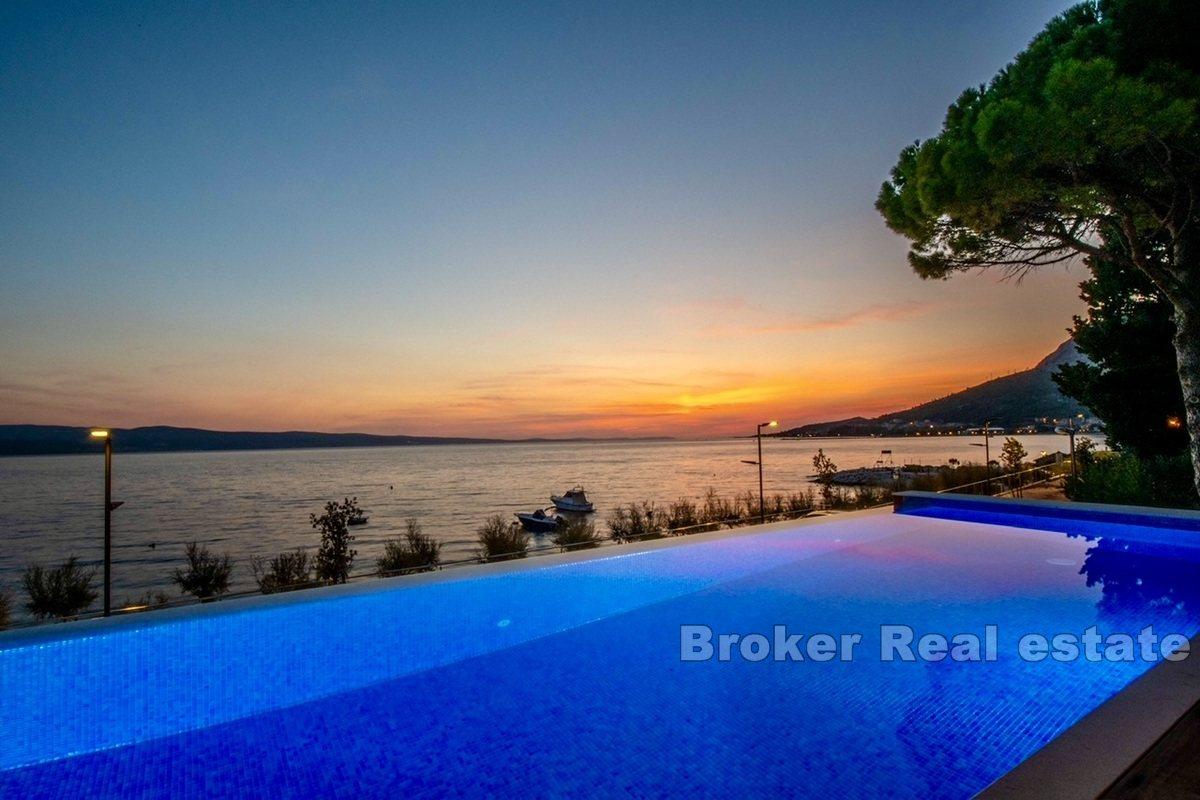 Luksusowy apartament w pierwszym rzędzie do morza