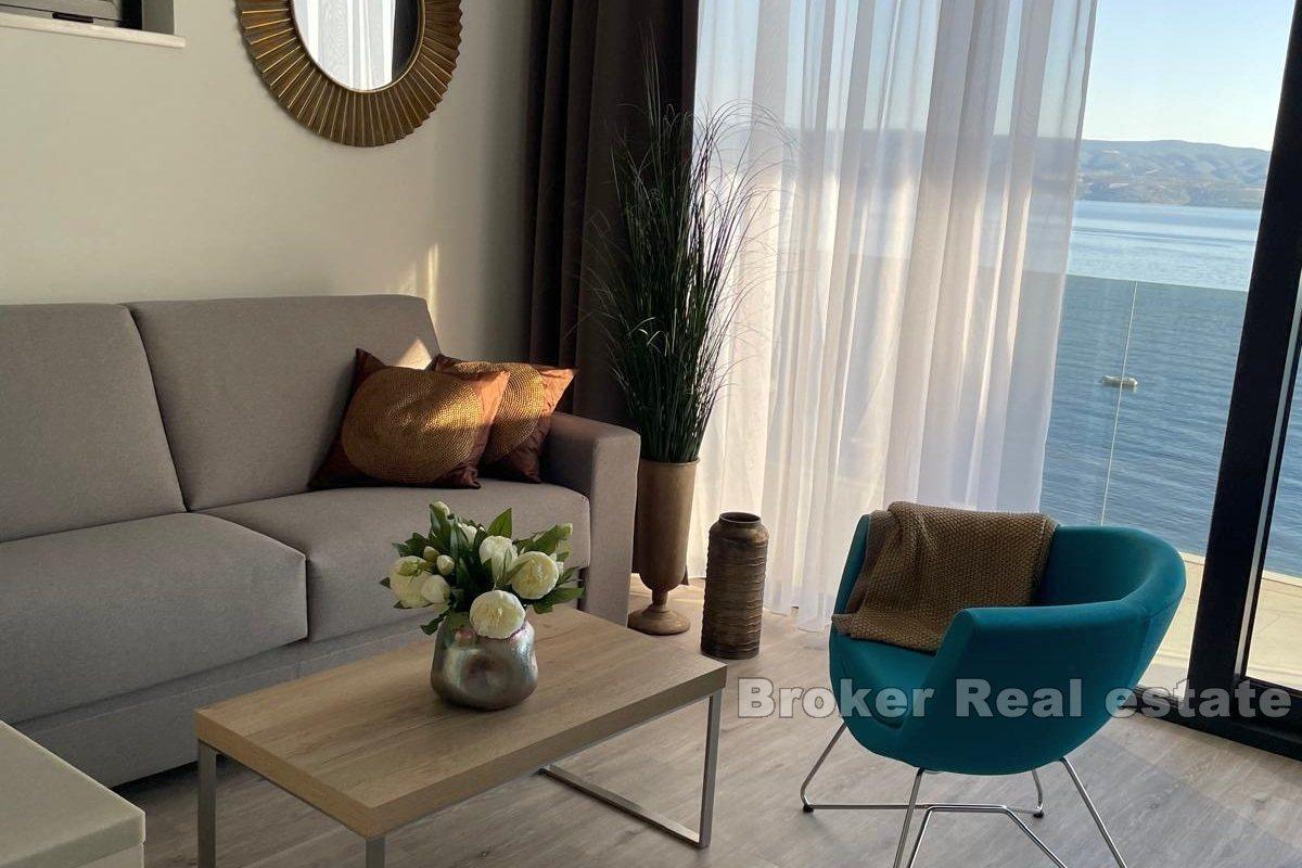 Luksusowy apartament w pierwszym rzędzie do morza