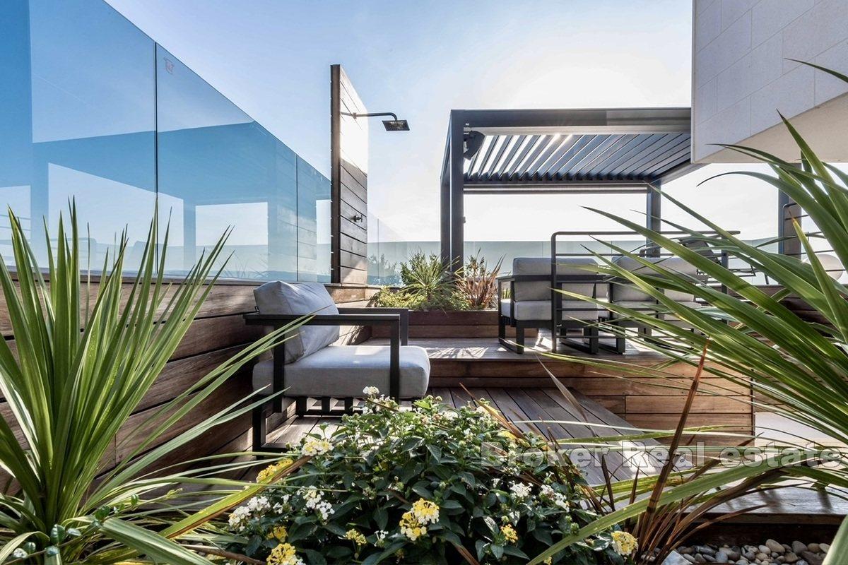 Luksuzni apartman u prvom redu do mora