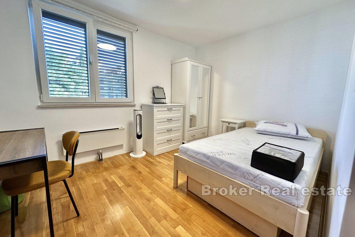 Przestronny apartament z trzema sypialniami