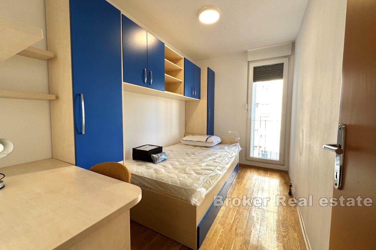 Przestronny apartament z trzema sypialniami