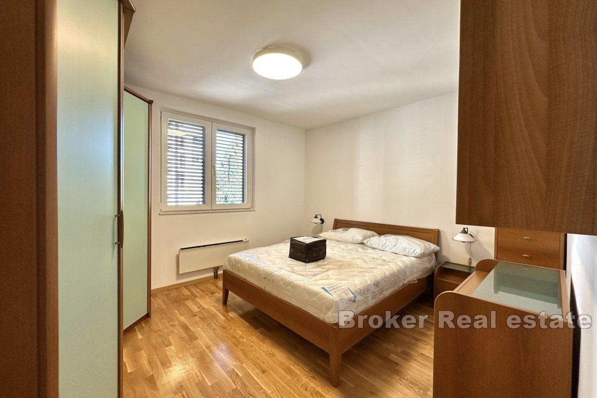 Przestronny apartament z trzema sypialniami