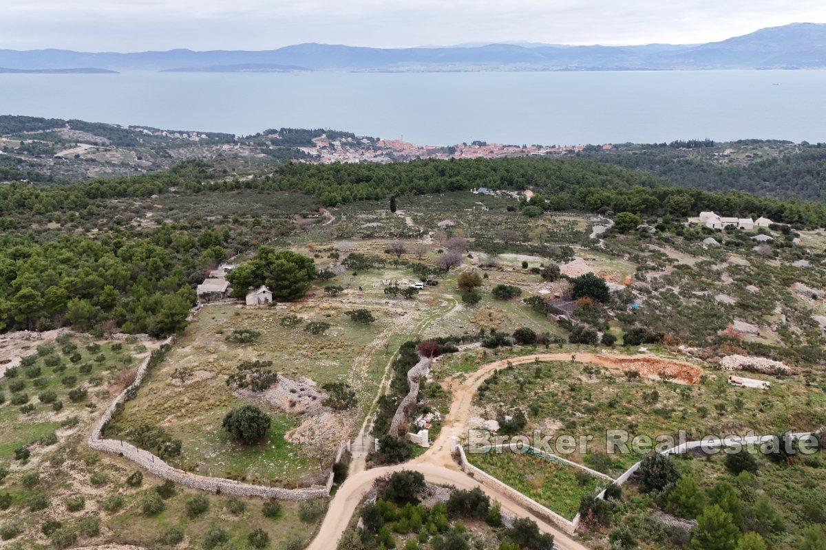 Spacious estate in an idyllic location