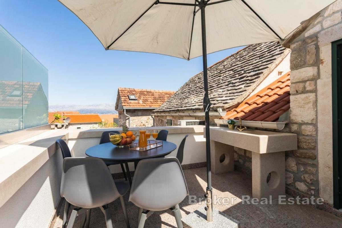 Maison en pierre dans un endroit pittoresque