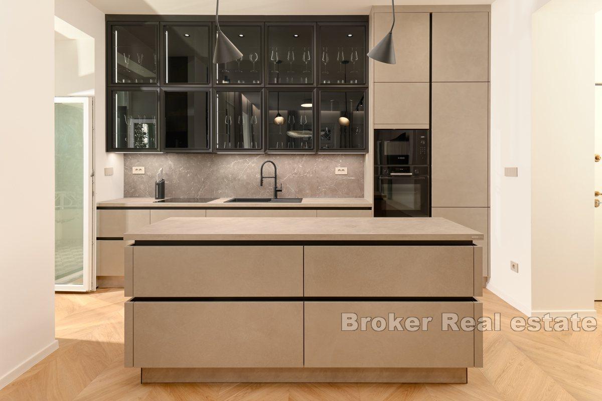 Luxurious two-level apartment in a prestigious location