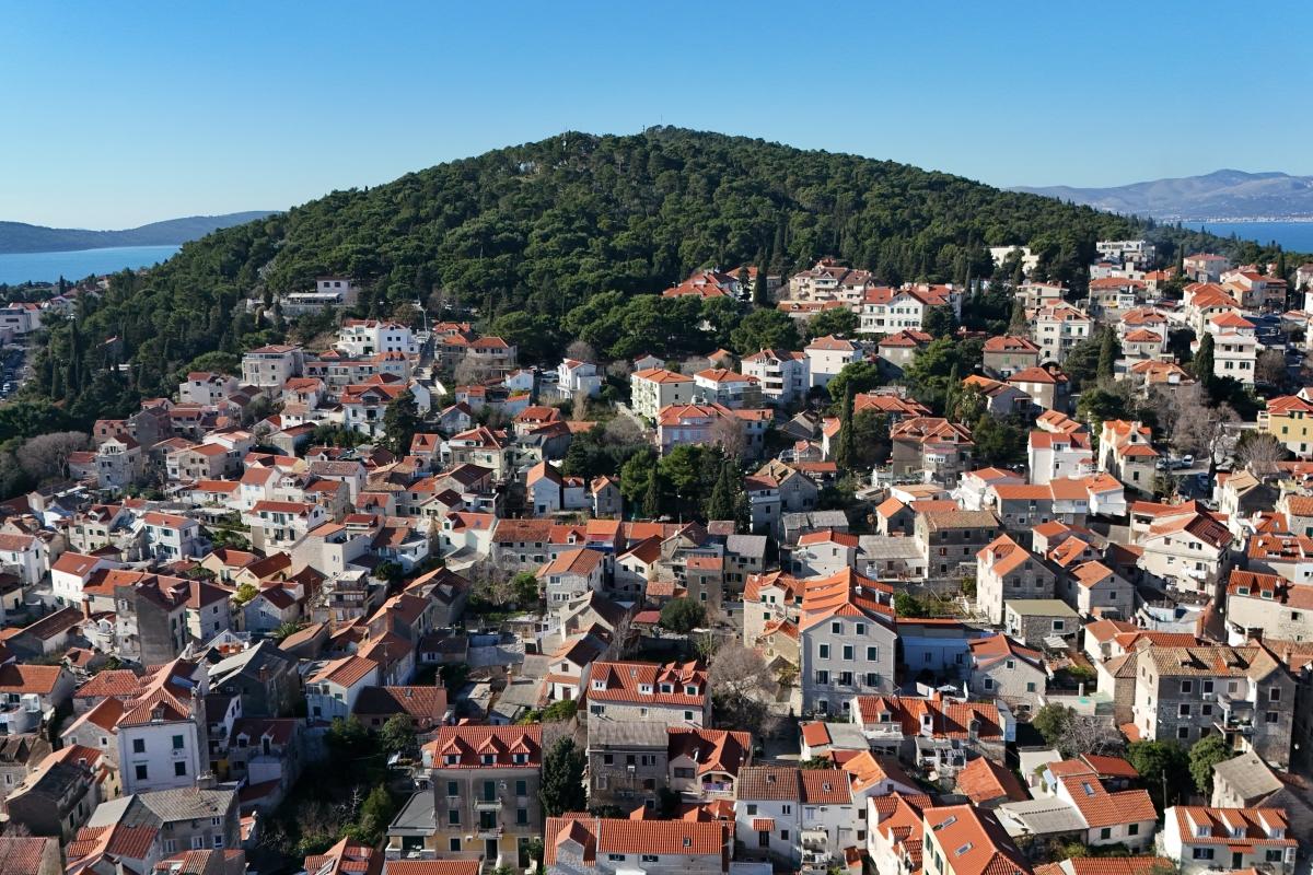 Trosoban stan na idiličnoj lokaciji