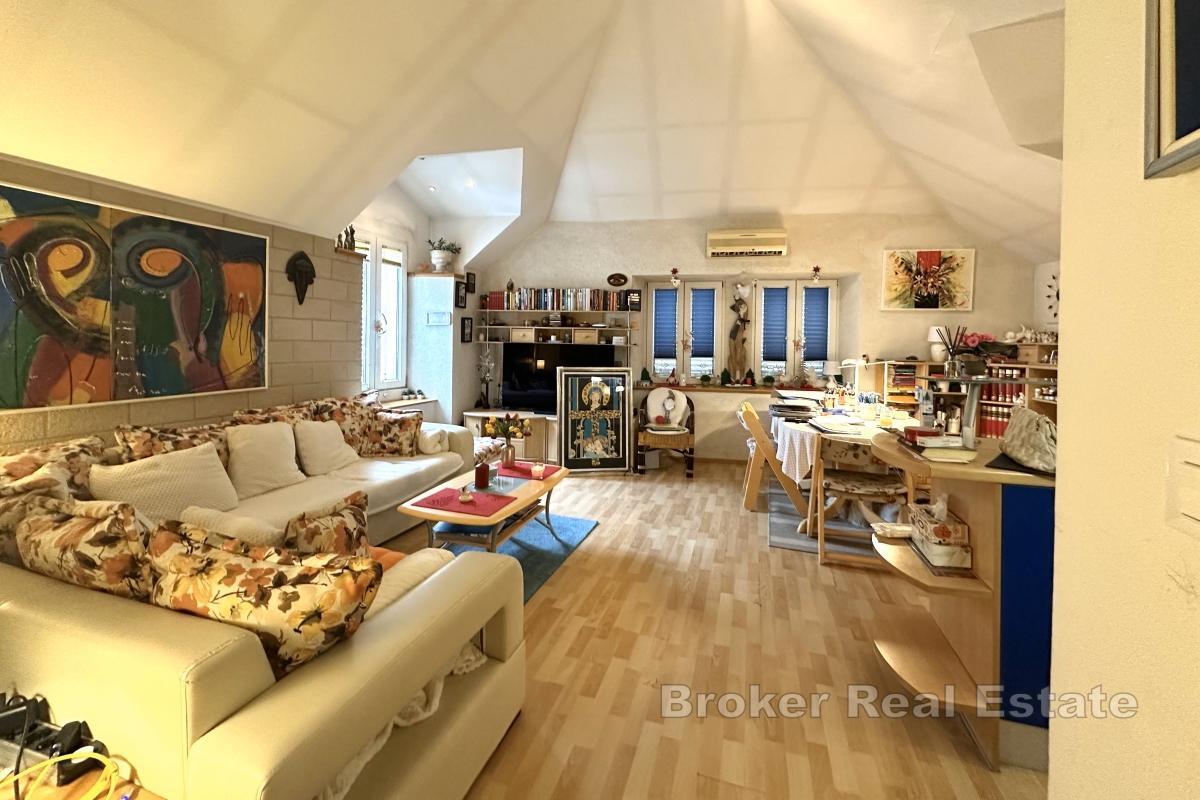 Appartement de trois chambres à coucher dans un endroit idyllique