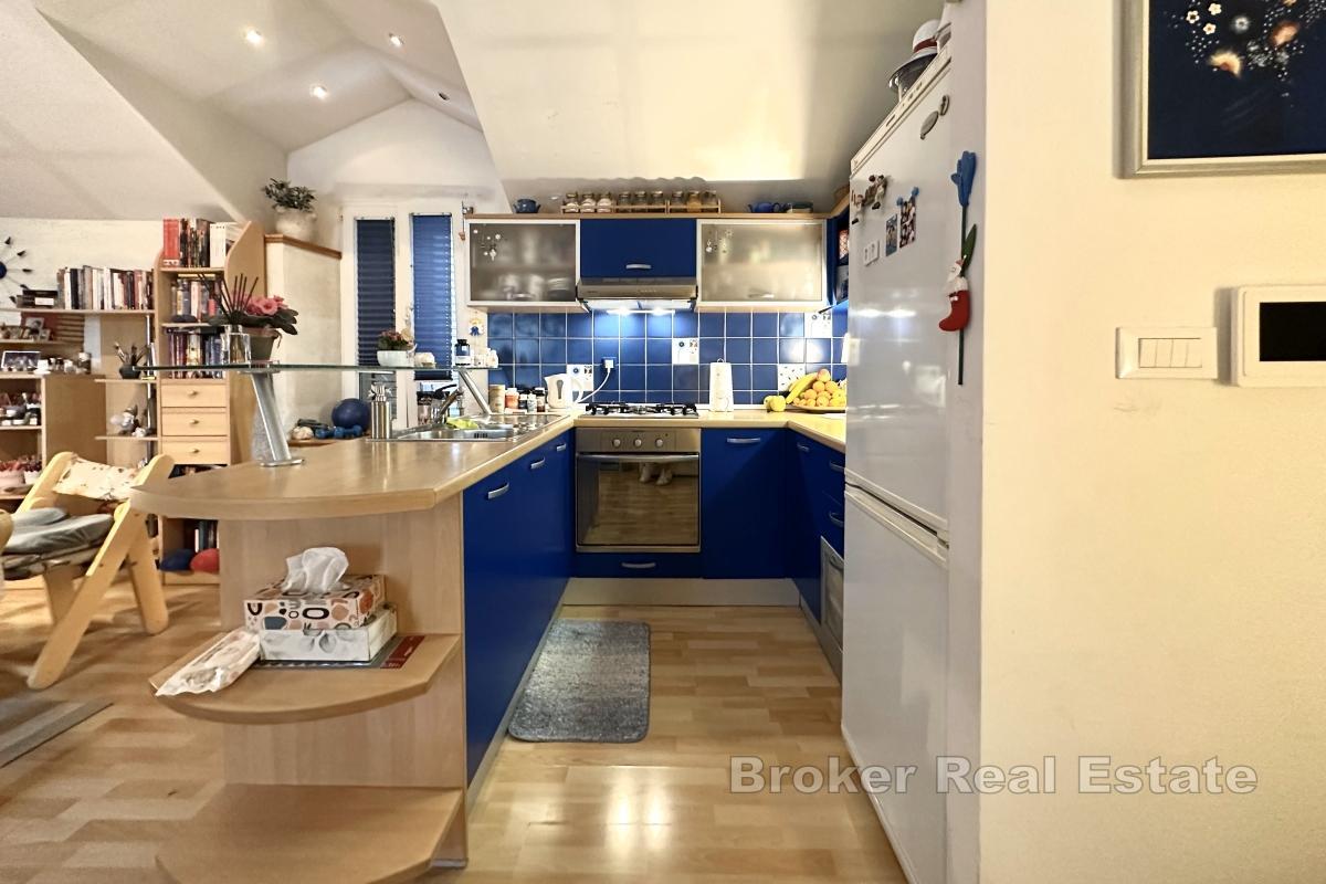 Appartement de trois chambres à coucher dans un endroit idyllique