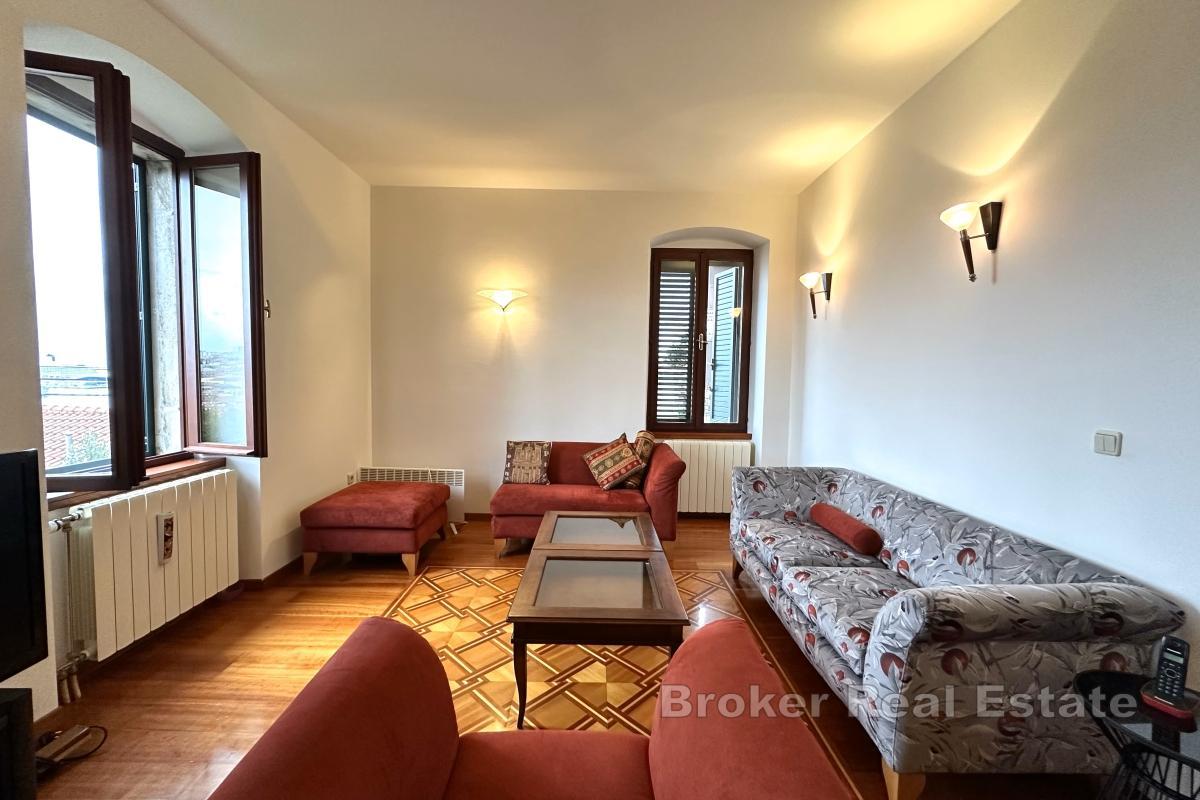 Elegante und geräumige Wohnung im Herzen der Stadt