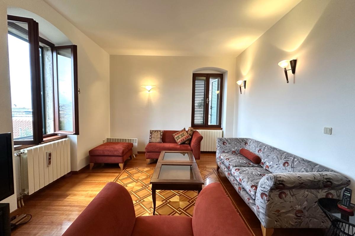 Elegante e spazioso appartamento nel cuore della città