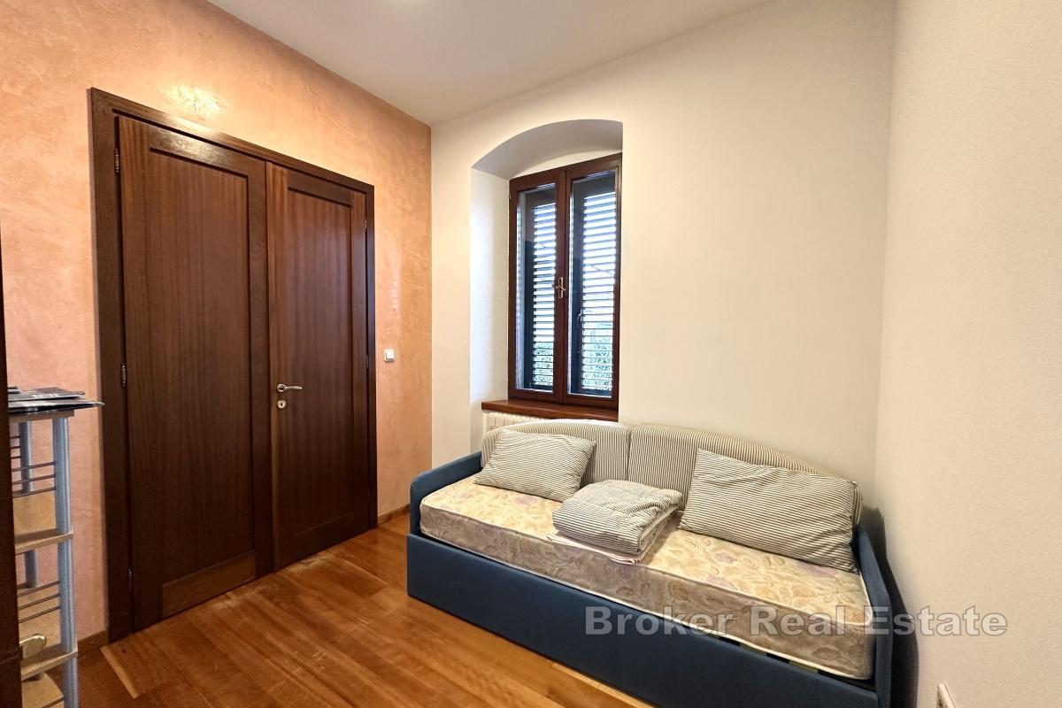 Elegante und geräumige Wohnung im Herzen der Stadt