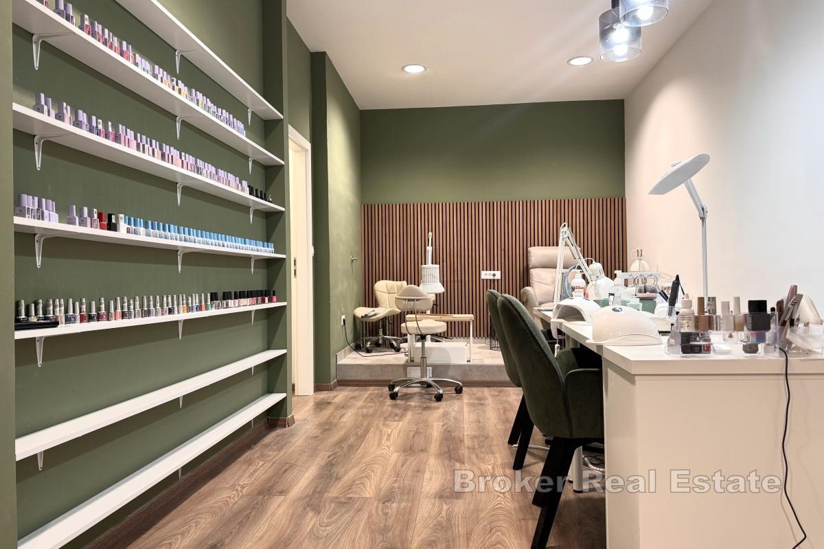 Spazio commerciale con un'attività consolidata