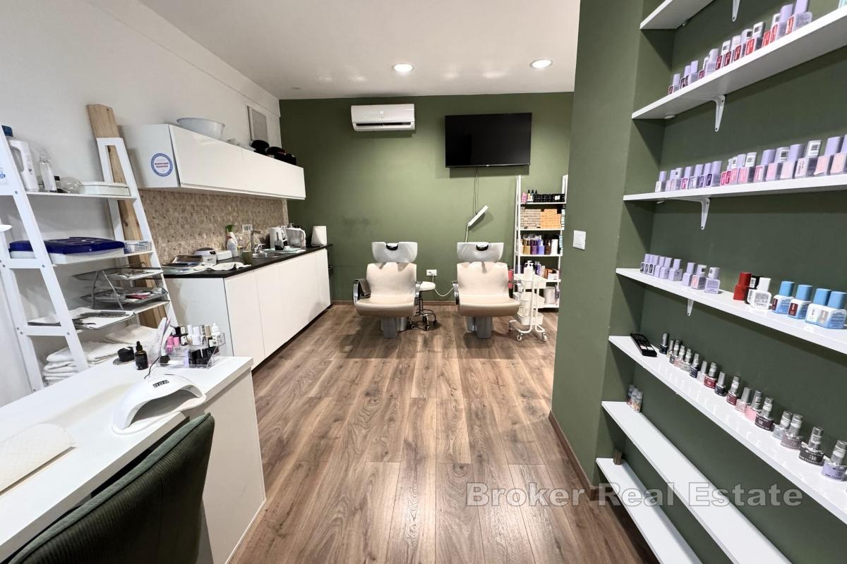 Spazio commerciale con un'attività consolidata