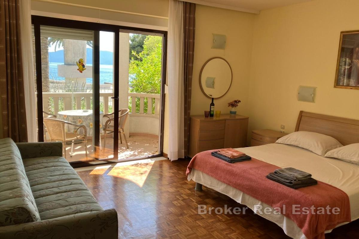 Palazzina in prima fila al mare