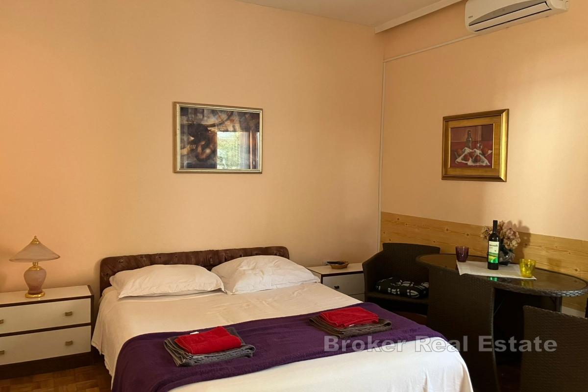 Dom apartamentowy w pierwszym rzędzie do morza