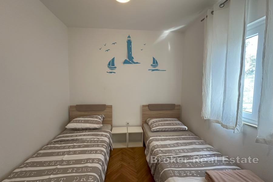 Dom parterowy z ogrodem i garażem