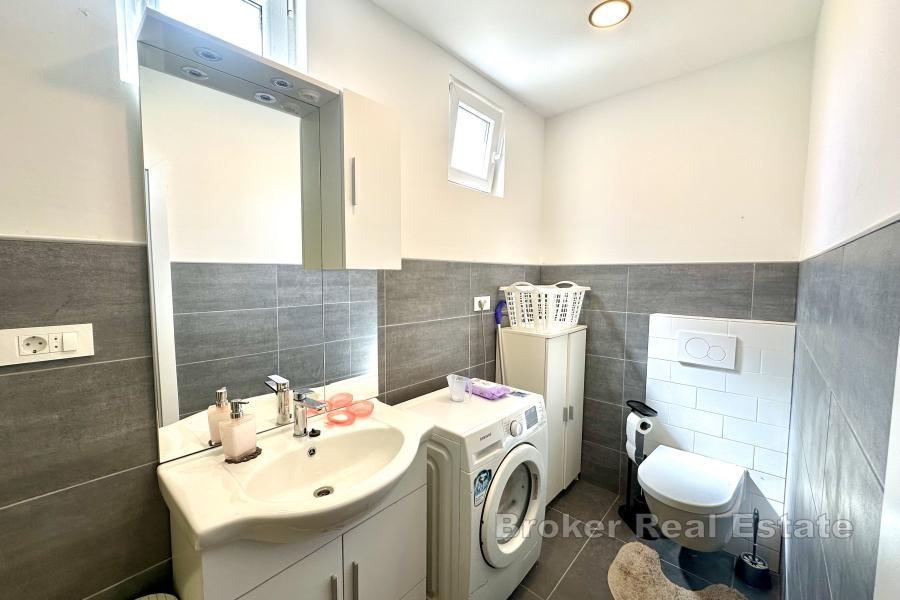 Dom parterowy z ogrodem i garażem