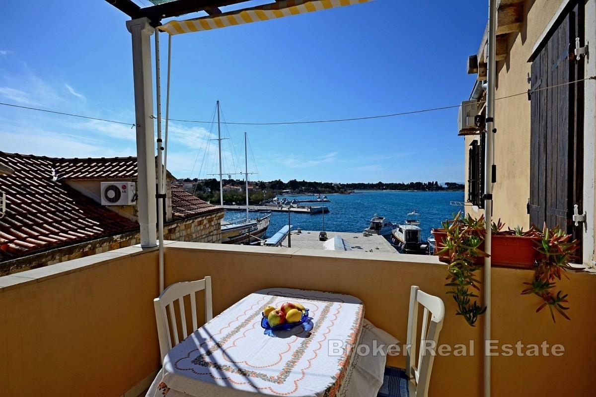 Trzy apartamenty w pierwszym rzędzie do morza