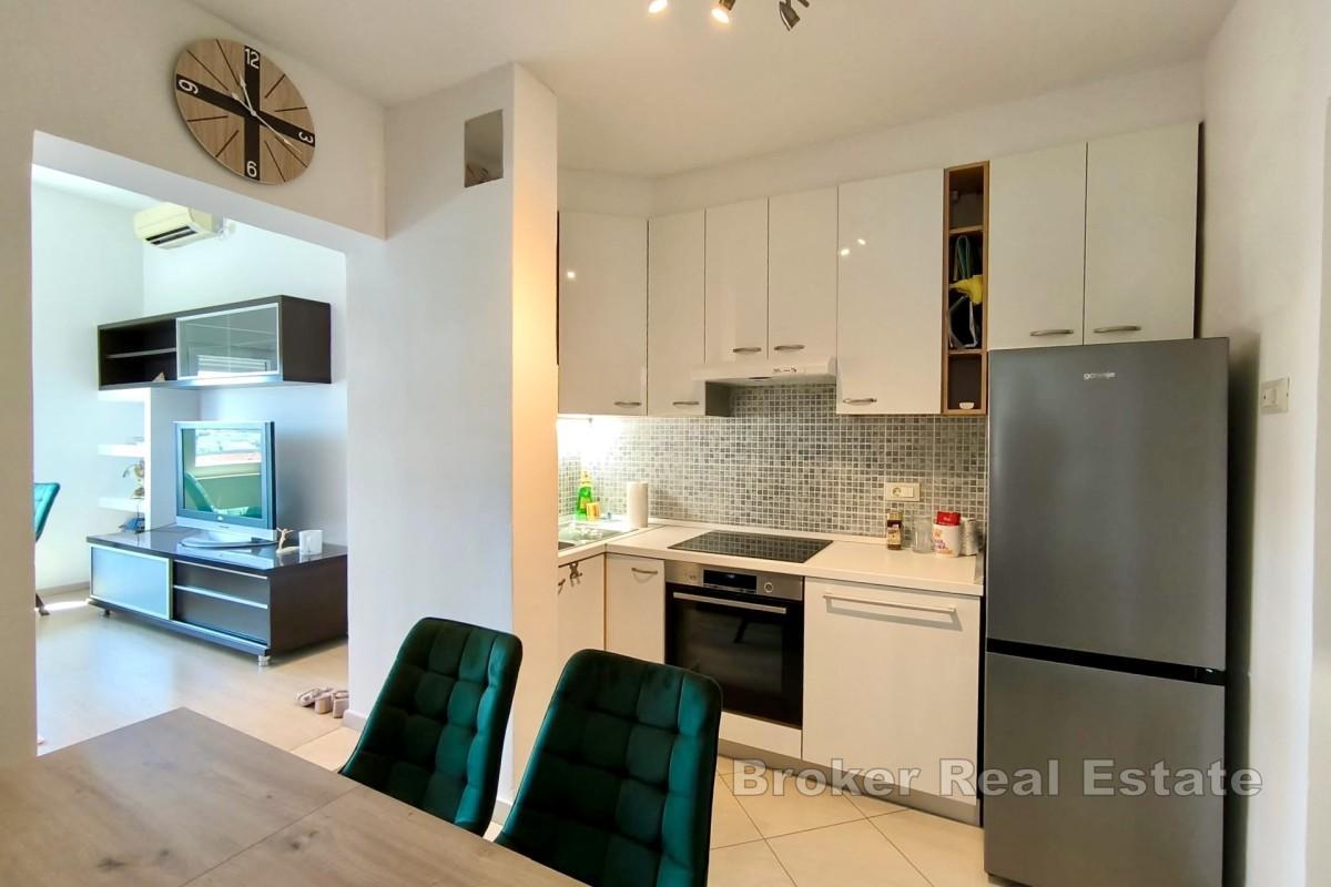 Appartement trois chambres avec vue sur la ville et la mer