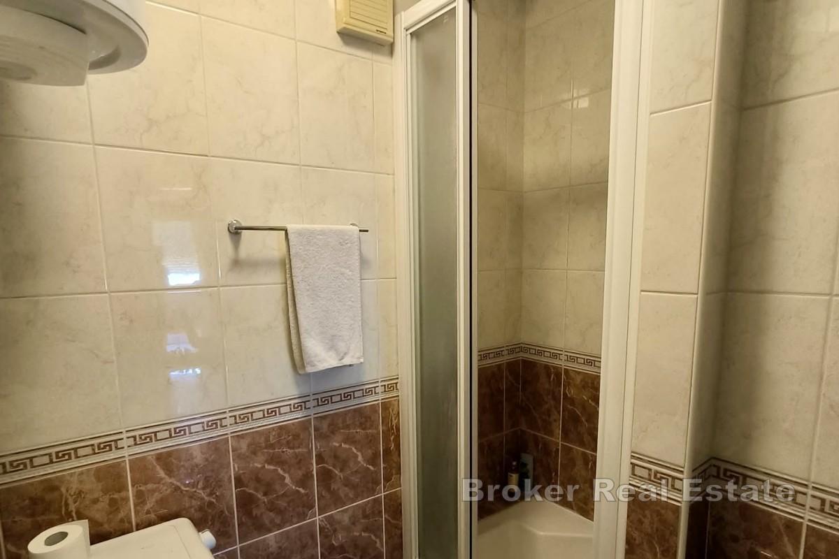 Appartement trois chambres avec vue sur la ville et la mer