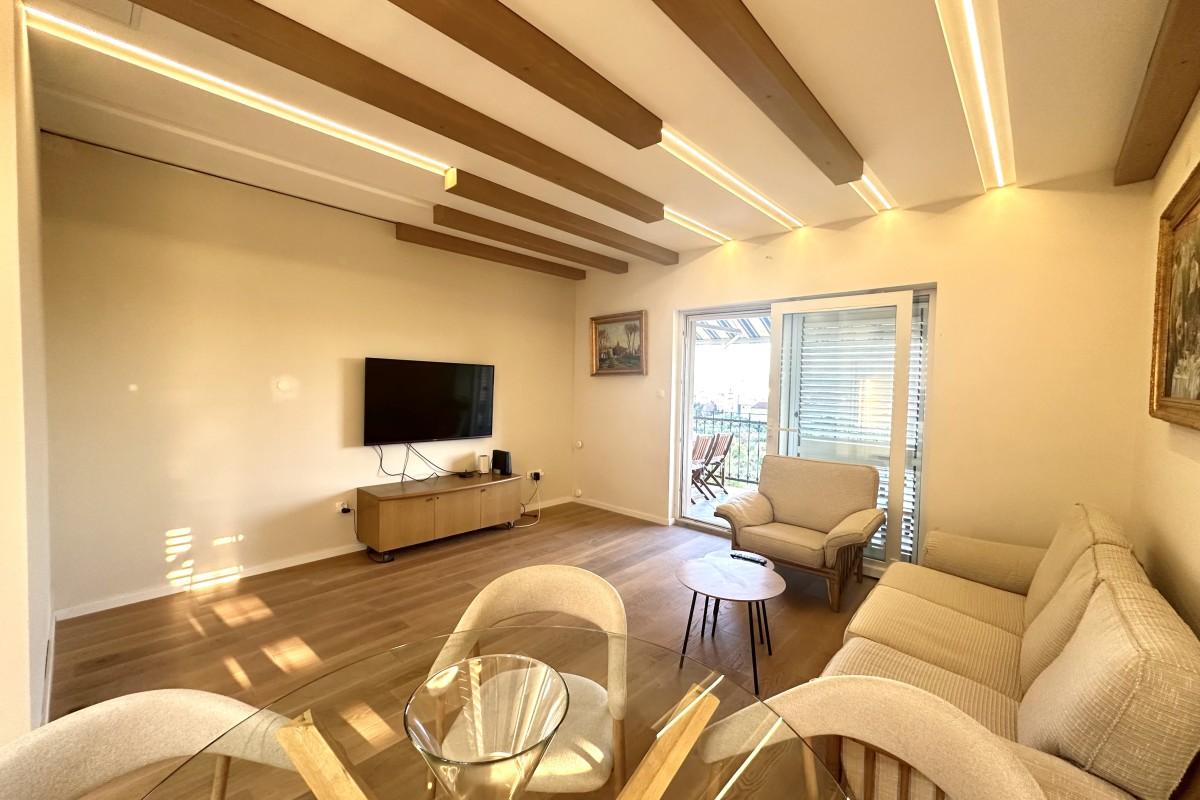 Appartamento con due camere da letto e vista mare