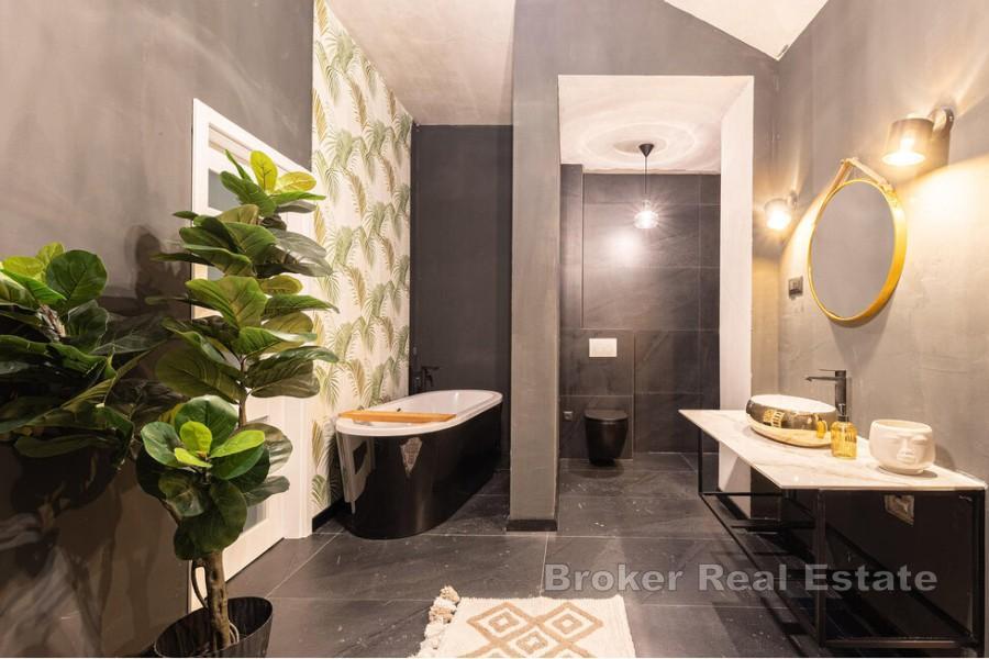 Appartement deux chambres avec piscine et jardin