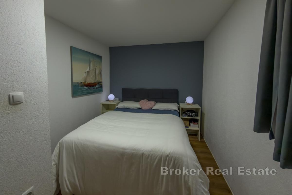 Дом на две семьи с большим потенциалом