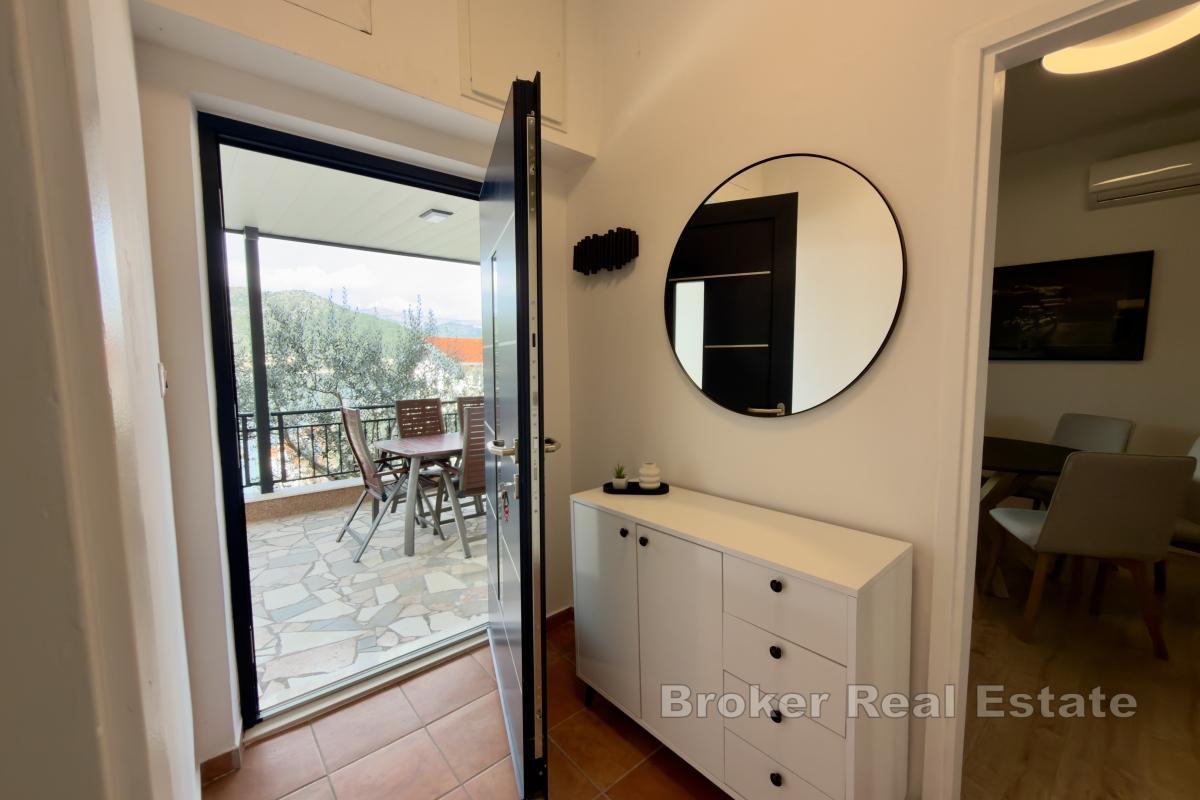 Три квартиры с видом на море