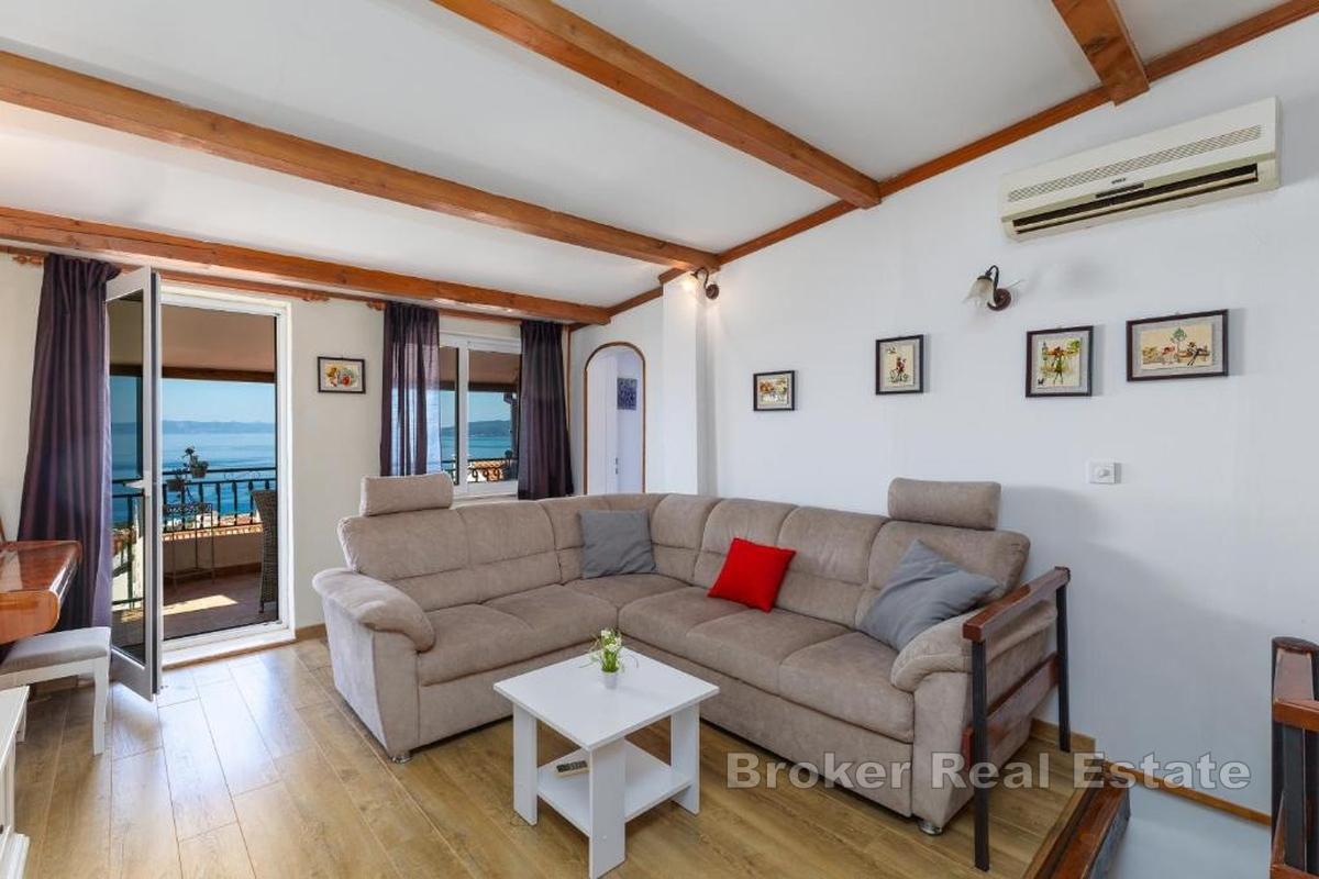 Maison avec piscine et vue panoramique sur la mer