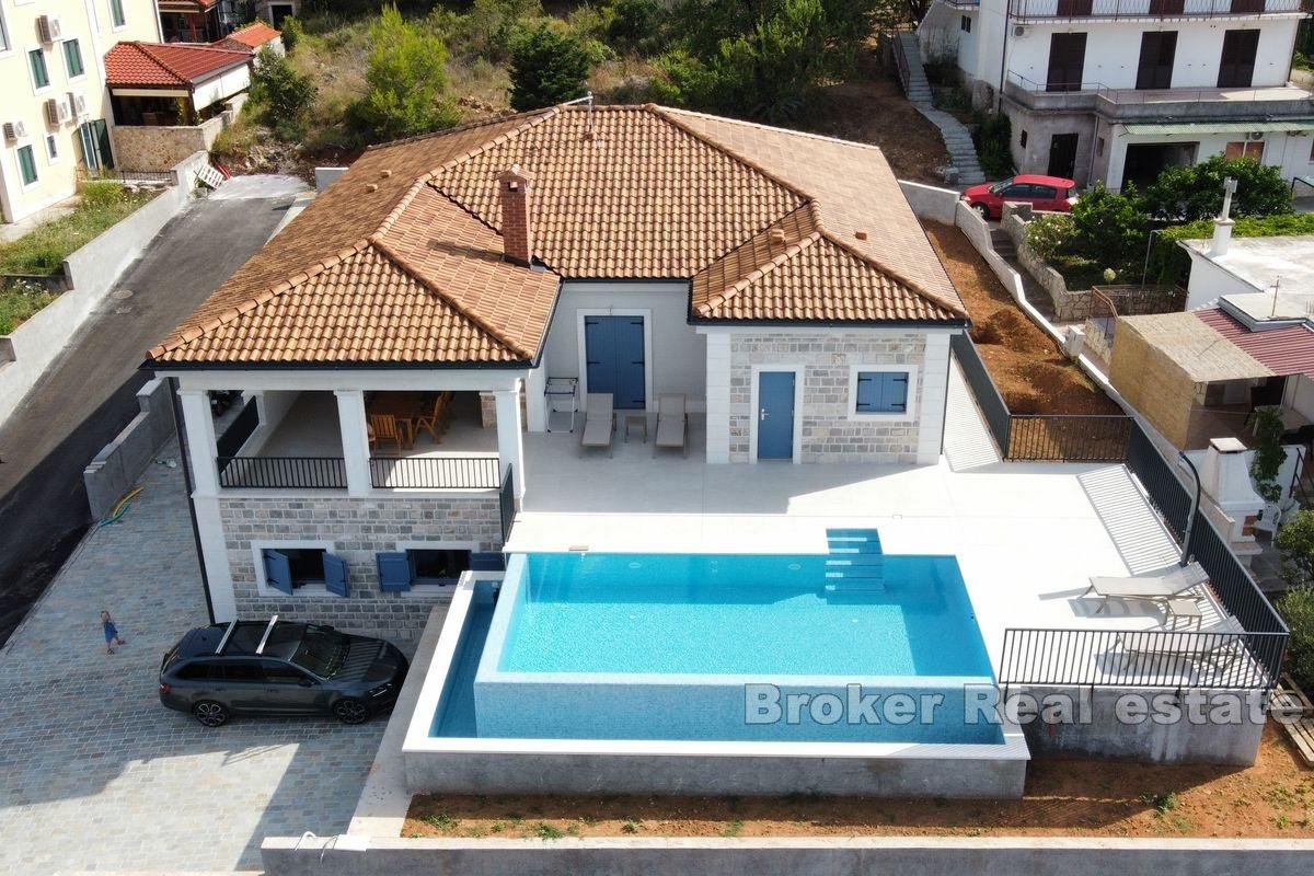 001-2050-01-island-hvar-villa-with-sea-view-for-sale