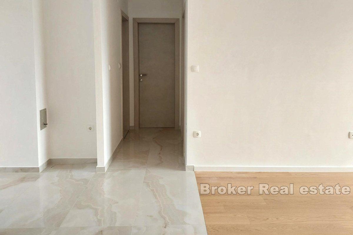 Apartament z widokiem na morze, blisko centrum miasta