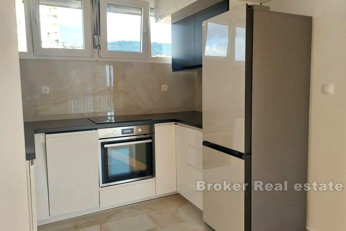 Apartment with a sea view, close to the city center