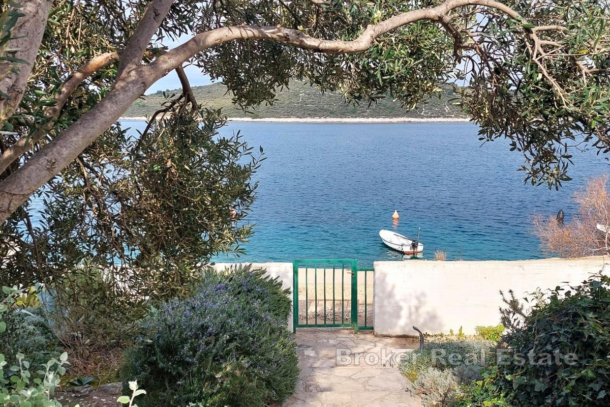 Première rangée de la mer, charmante maison avec piscine