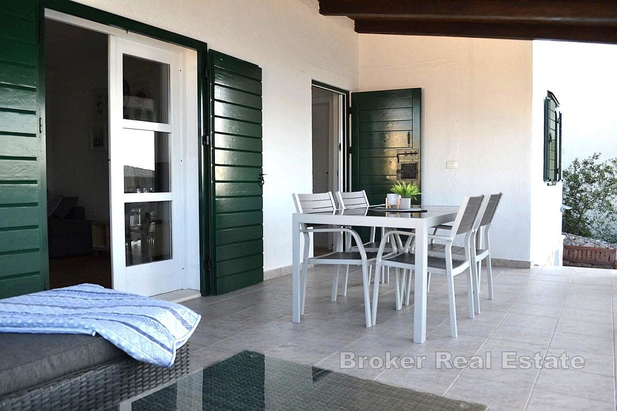 Erste Reihe zum Meer, charmantes Haus mit Swimmingpool