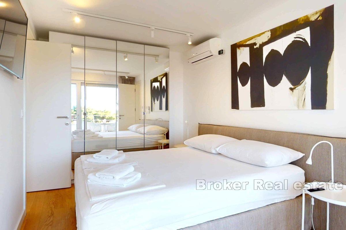 Modern apartment with a spacious terrace and panoramic vie