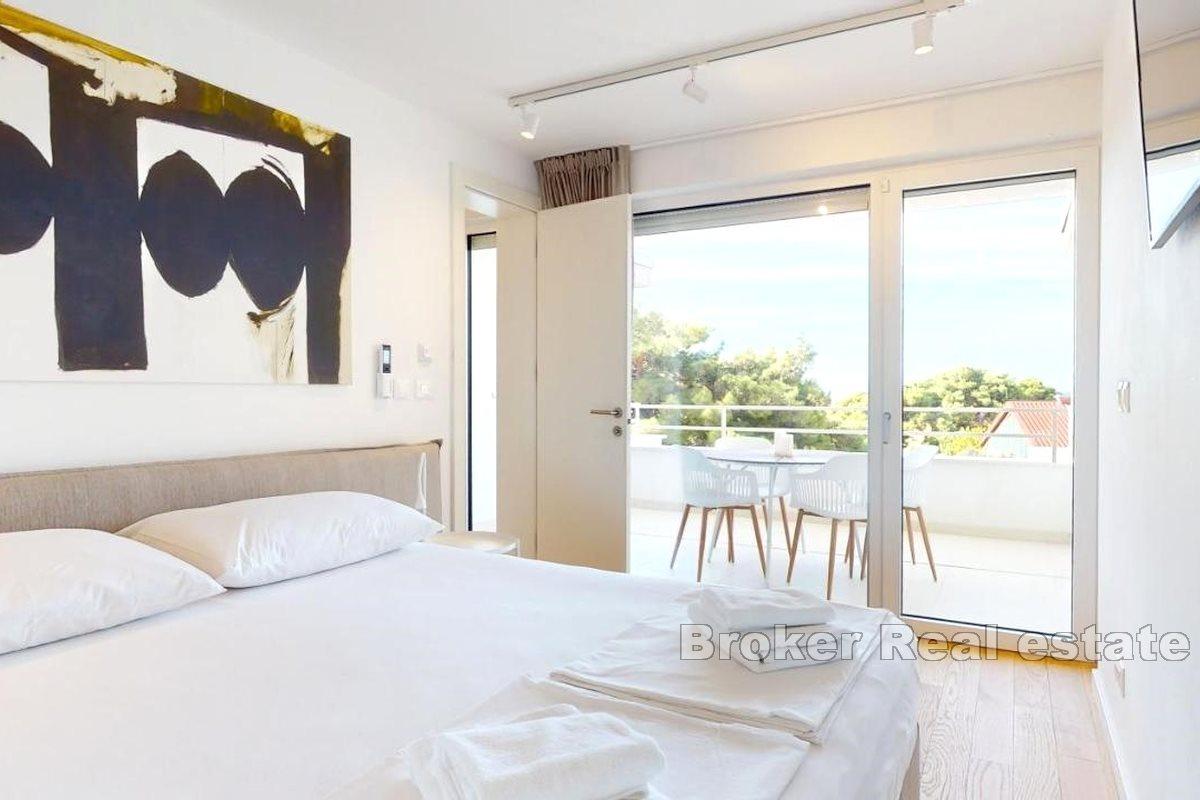 Modern apartment with a spacious terrace and panoramic vie