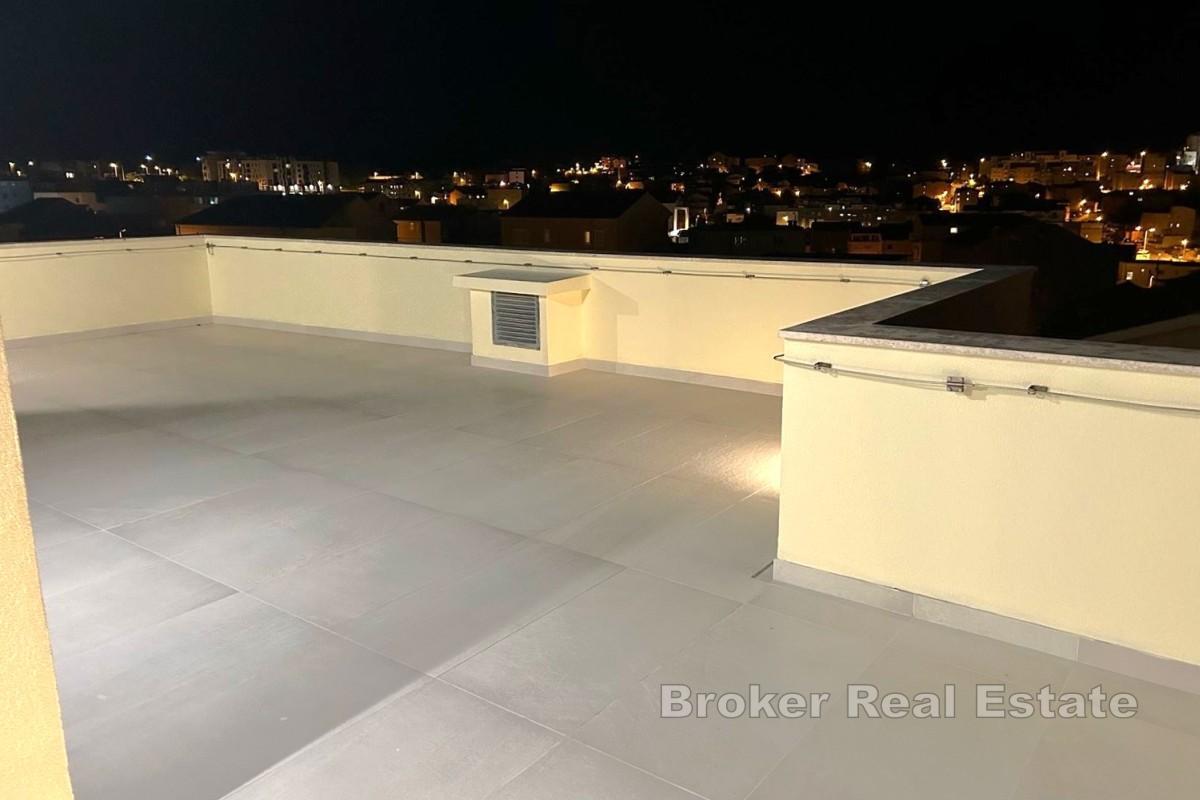 Penthouse s terasom i pogledom na grad