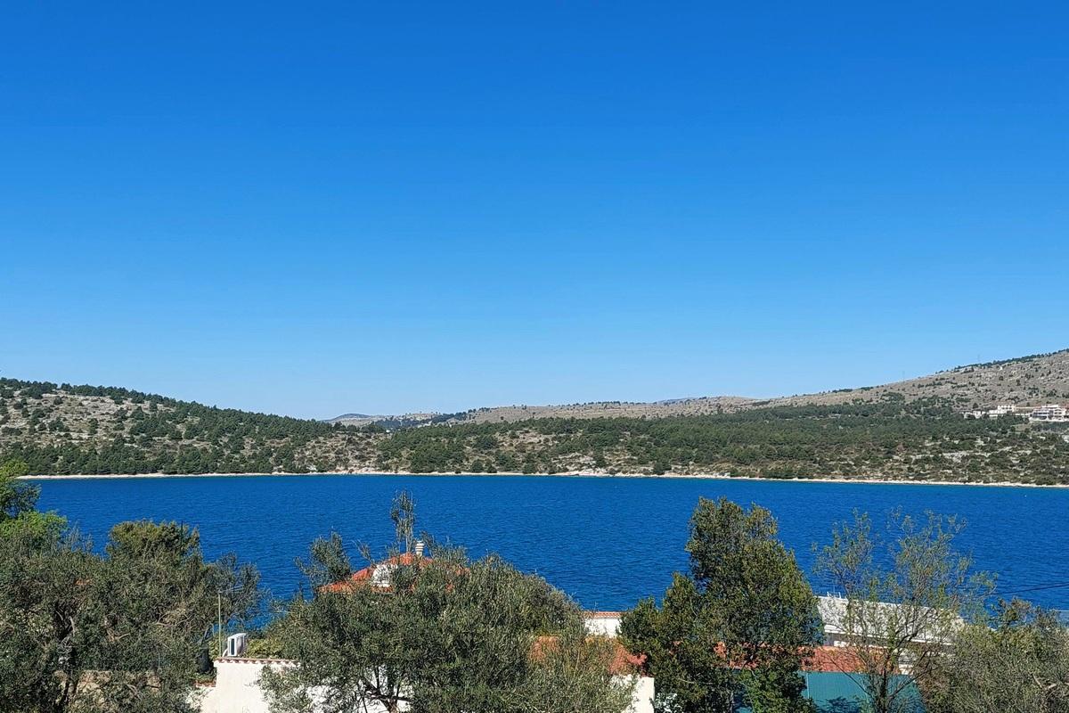 001-2051-09-primosten-apartment-house-by-the-sea-for-sale