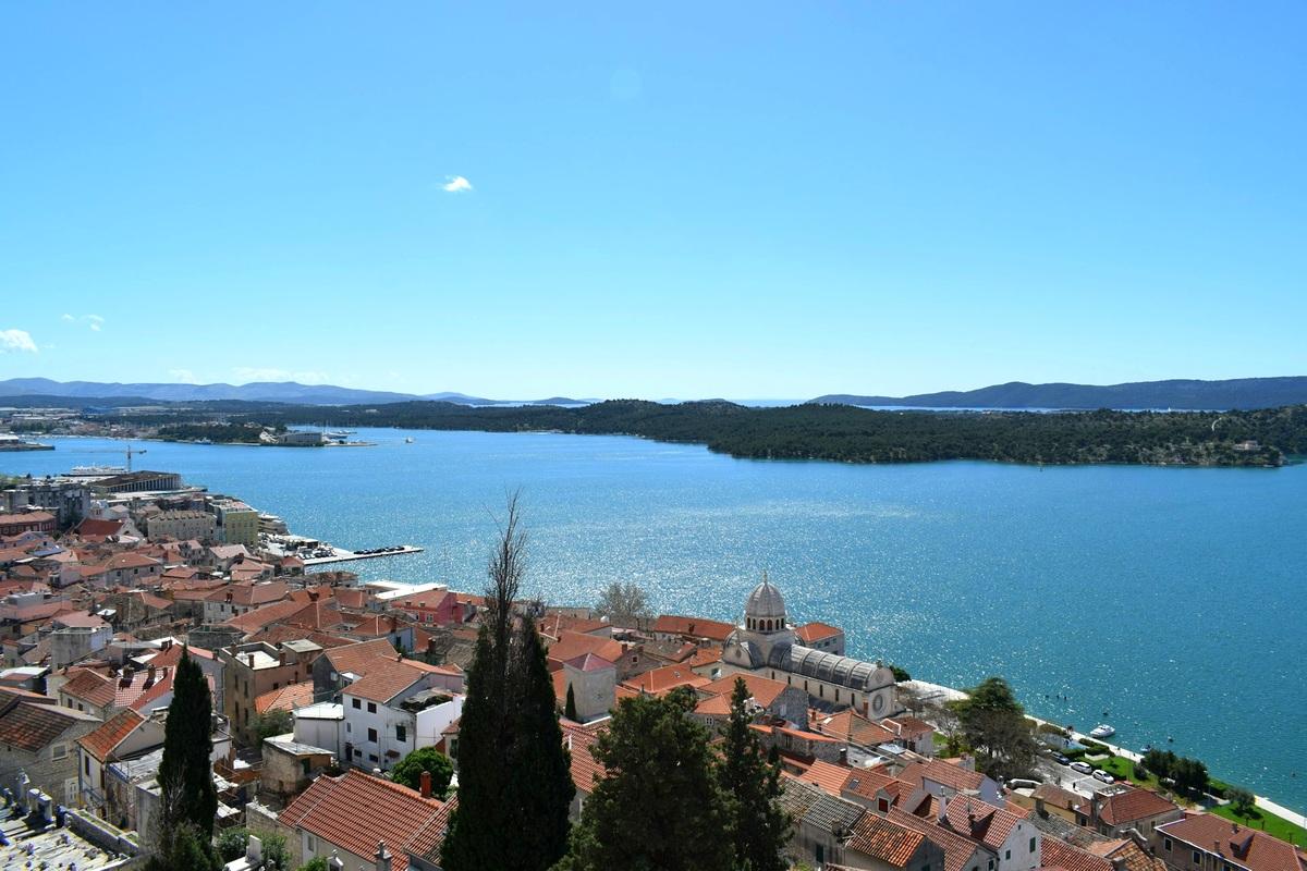 001-2051-10-sibenik-one-bedroom-apartment-with-terrace-for-sale