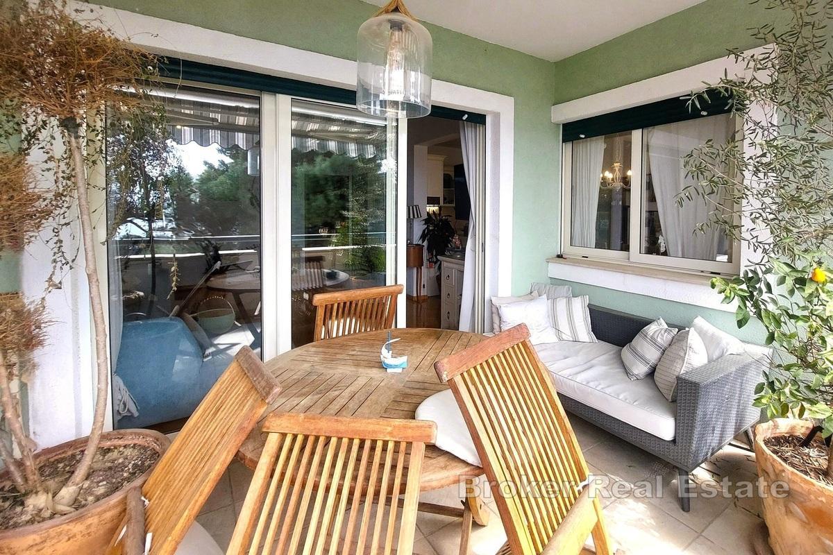 Appartement avec vue dégagée sur la mer et garage