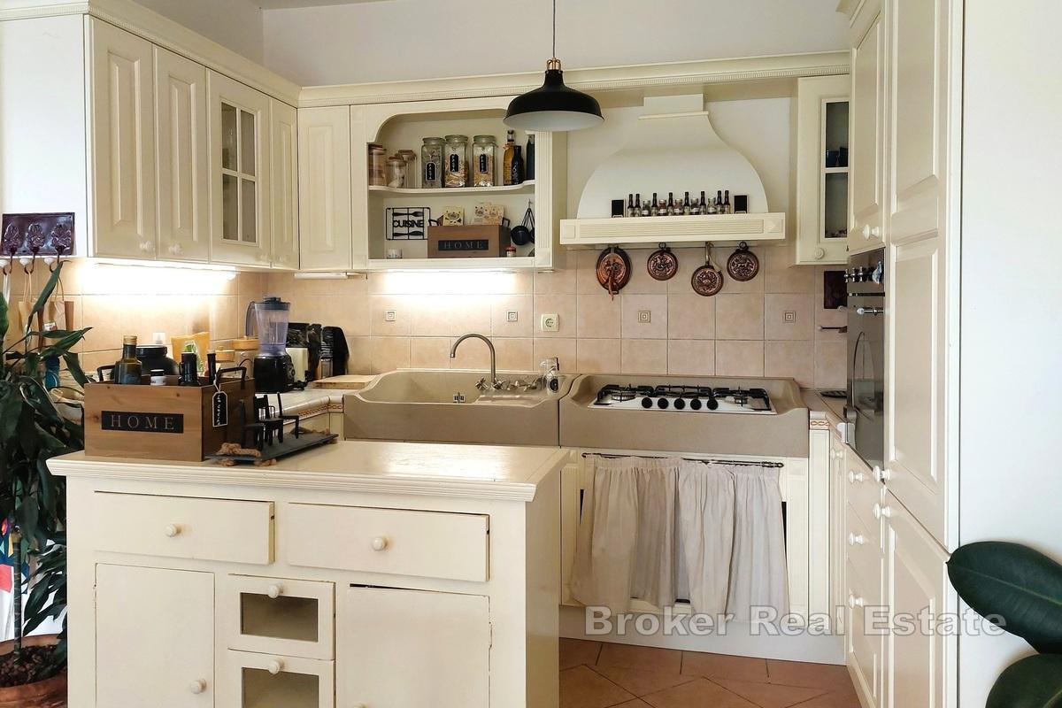 Leilighet med åpen havutsikt og garasje