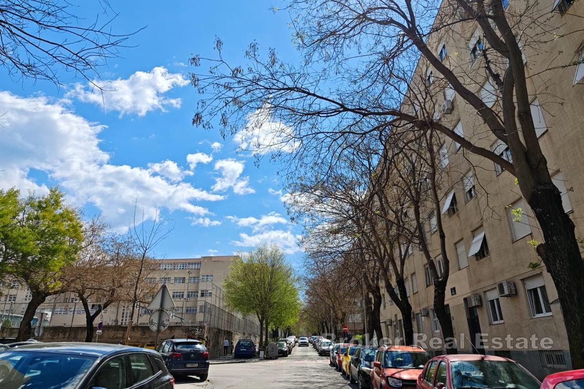 Appartement de deux pièces dans un endroit recherché