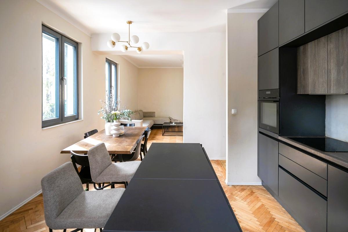 Appartement confortable de trois chambres - proche du centre