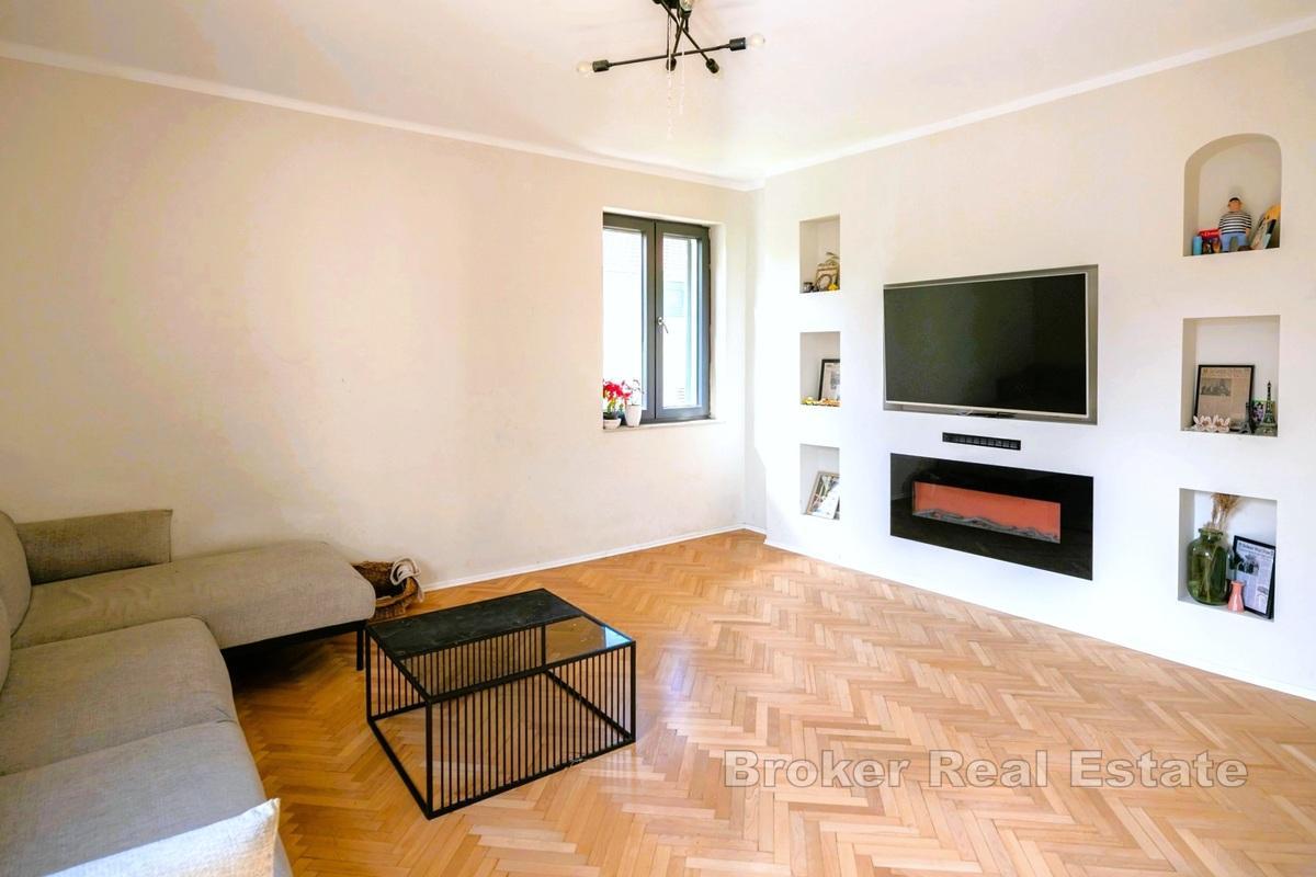 Appartement confortable de trois chambres - proche du centre