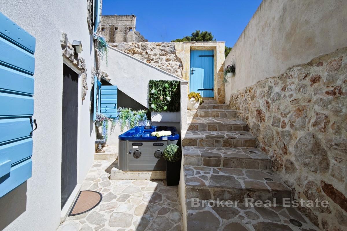 Belle maison avec deux logements et jacuzzi